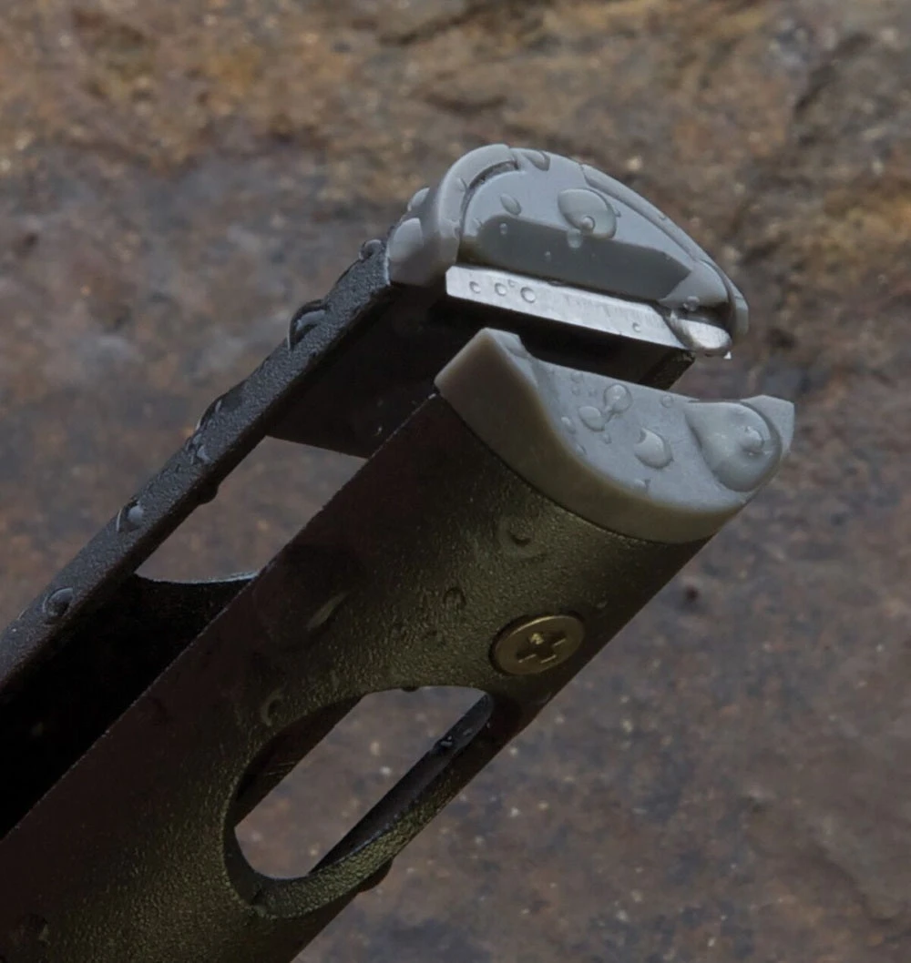 Accessories Fishpond 360 Degree Swivel Retractor 5 Accessories Fishpond 360 Degree Swivel Retractor